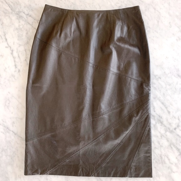 Brown leather pencil skirt with side slit, smooth waist line, a classic size 10 - Picture 7 of 13